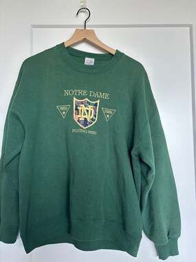 Vintage 1990s Crable Sportswear Notre Dame Fighting Irish Embroidered Sweatshirt